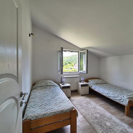 Апартаменты Cozy, Fully Equipped, Free Parking&Wifi, Quiet, 2Bd Подгорица Экстерьер фото
