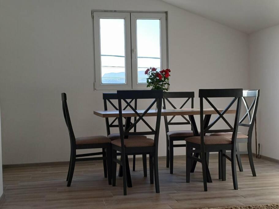Апартаменты Cozy, Fully Equipped, Free Parking&Wifi, Quiet, 2Bd Подгорица Экстерьер фото