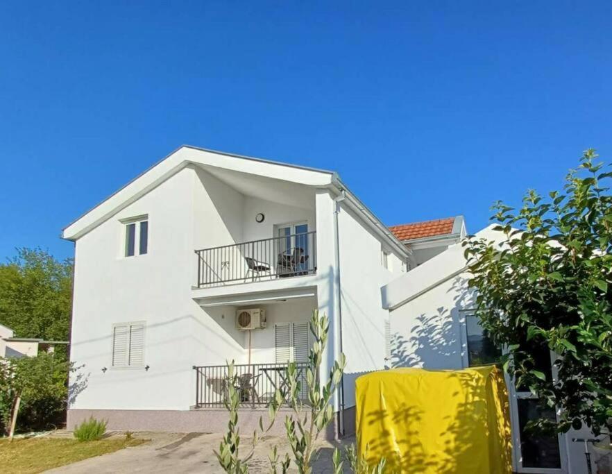 Апартаменты Cozy, Fully Equipped, Free Parking&Wifi, Quiet, 2Bd Подгорица Экстерьер фото