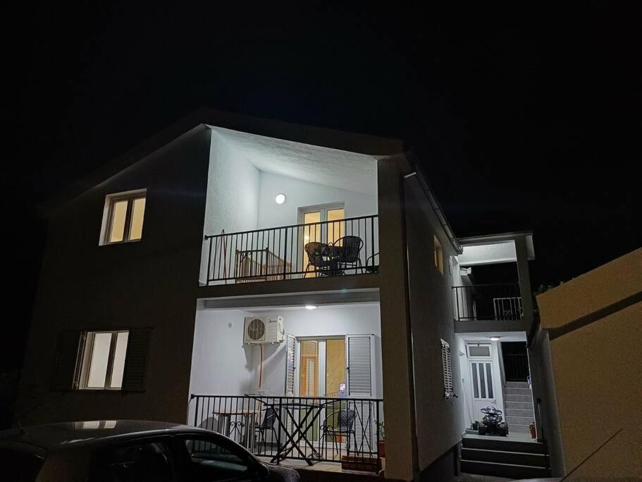 Апартаменты Cozy, Fully Equipped, Free Parking&Wifi, Quiet, 2Bd Подгорица Экстерьер фото