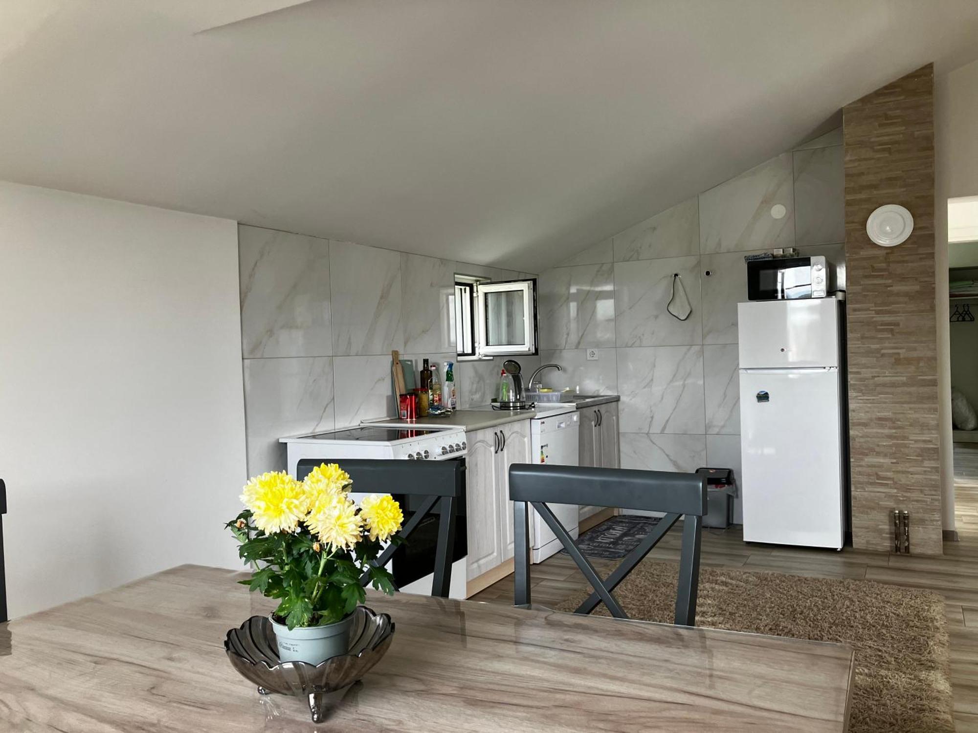 Апартаменты Cozy, Fully Equipped, Free Parking&Wifi, Quiet, 2Bd Подгорица Экстерьер фото