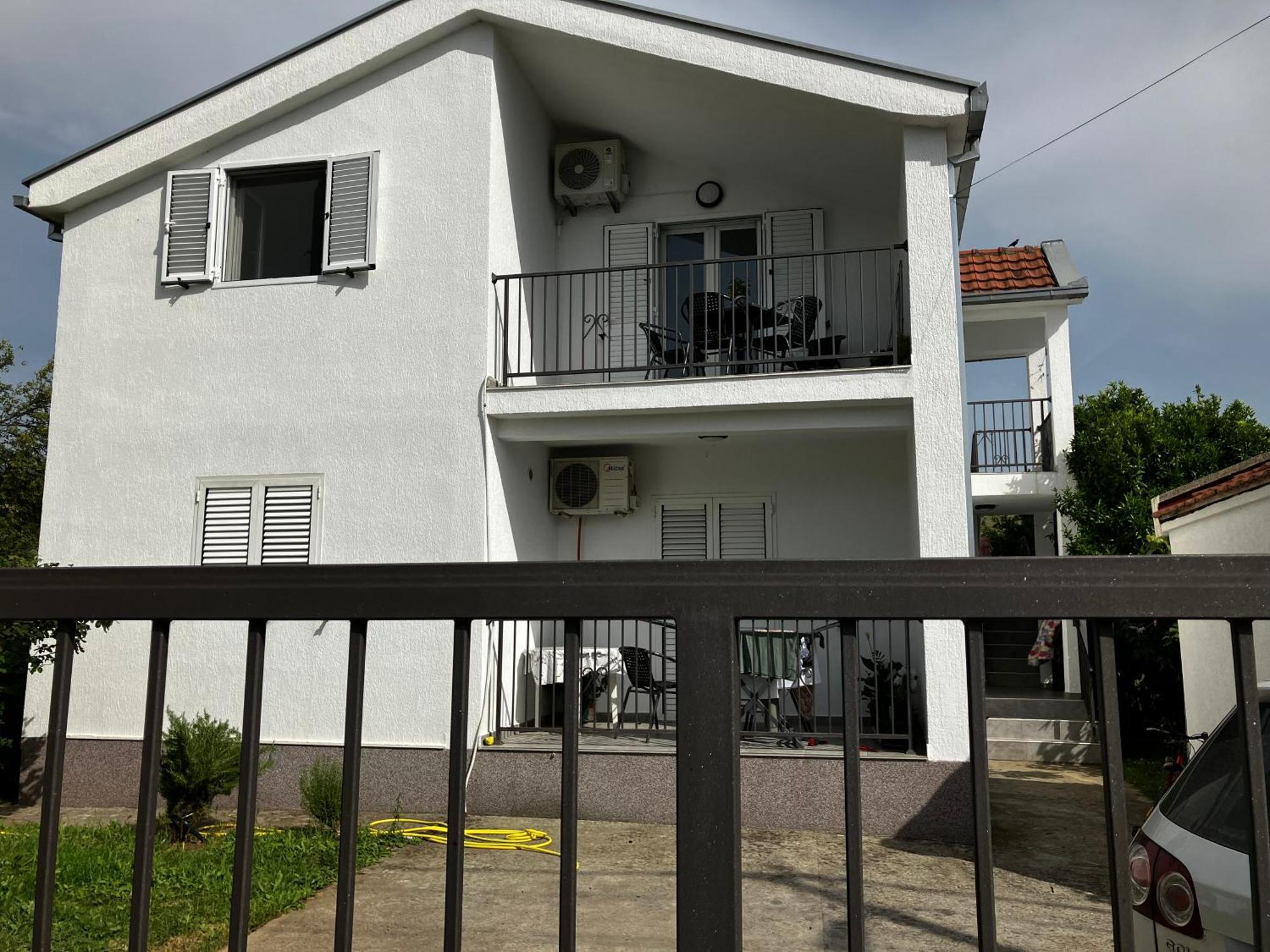 Апартаменты Cozy, Fully Equipped, Free Parking&Wifi, Quiet, 2Bd Подгорица Экстерьер фото